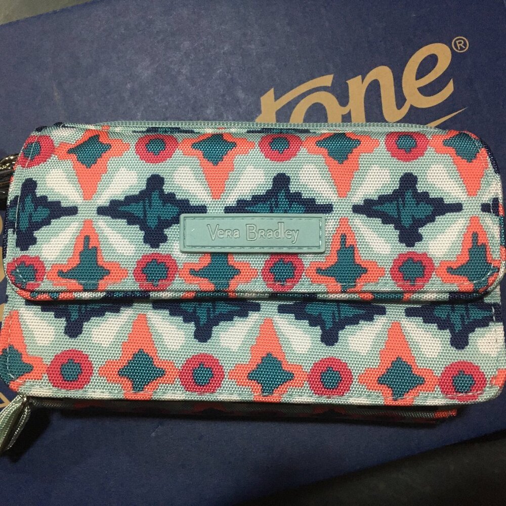 NWT Vera Bradley Lighten Up RFID All in One Crossbody